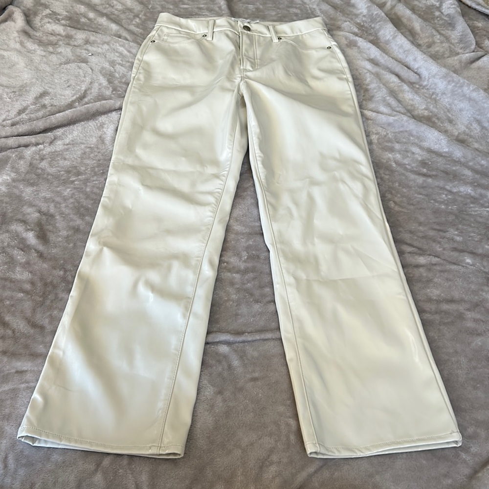 Good American good curve straight leg faux leather pant in bone